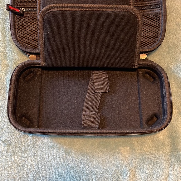 Nintendo Switch Hard Shell Case - Picture 6 of 10